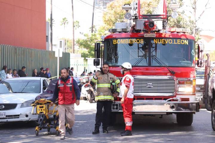 Incendio en Clínica 2 del IMSS en Monterrey provoca desalojo de pacientes y trabajadores