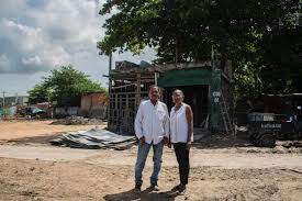 Histórica reubicación: Ariel Ramos y Florinda Mendoza, los últimos en dejar Chambacú para su nuevo hogar
