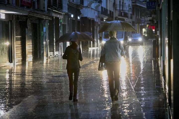 El Campello activa su Plan Territorial Municipal de Emergencias por la alerta naranja por lluvias