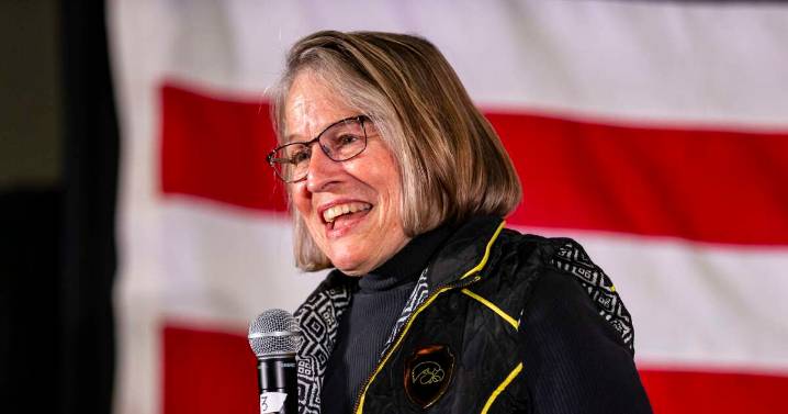 Miller-Meeks rallies GOP at tailgate, slams Democrats over shutdown