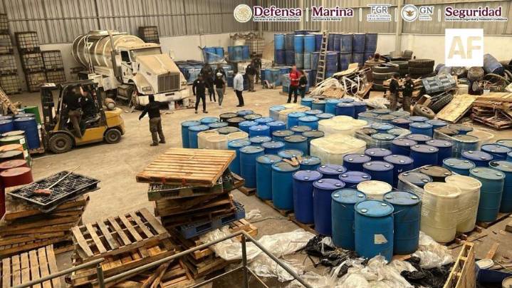 Tras ejecutar órdenes de cateo en Durango se aseguraron sustancias para la elaboración de drogas sintéticas