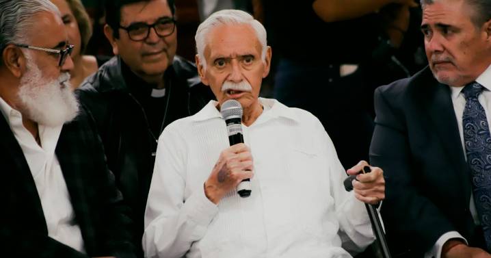 Cabildo homenajea al expanista Héctor Mejía por 3 décadas de servicio a la comunidad