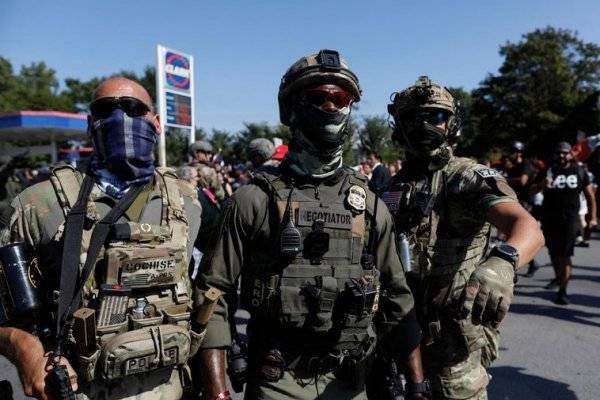 Trump autoriza el despliegue de 300 militares en Illinois, en medio de protestas contra la policía migratoria en Chicago