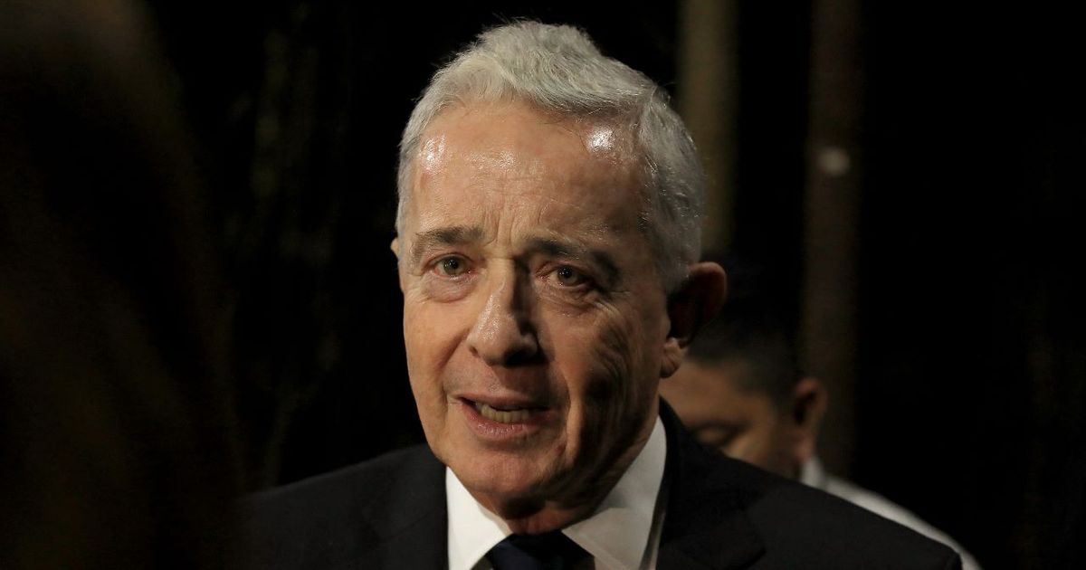 Expresidente  Álvaro Uribe anuncia que aspirará al Senado tras anulación de su condena