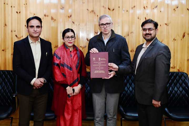 J&K Govt signs MoU for developing Srinagar Water Metro in presence of CM Omar Abdullah , Minister Satish Sharma ; Akhnoor, Reasi to follow