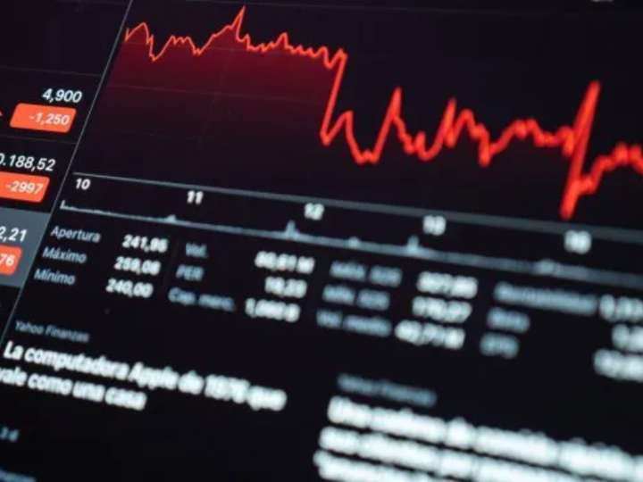 Una multinacional cayó más del 40 por ciento y acusó a la Argentina