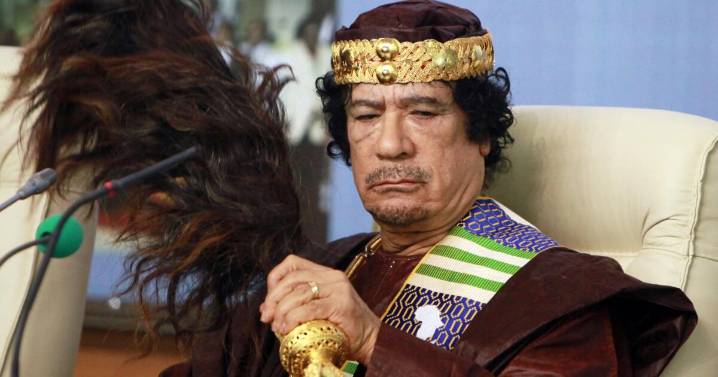 ¿Qué líderes huyeron de levantamientos en sus países?