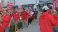 Trabajadores de la salud de Kaiser Permanente finalizan huelga de 5 días y reanudan las negociaciones contractuales