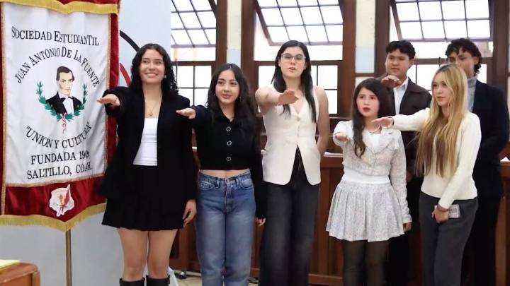 Reconocen trayectoria de colaboradores en celebración del Ateneo Fuentes