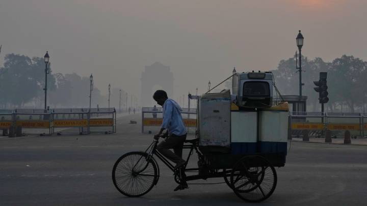 Delhi Pollution: What Breathing In 400+ AQI Does To Your Mind And Mood