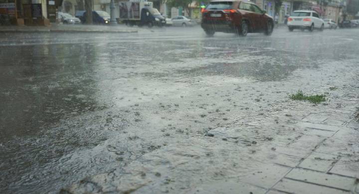 El cielo se abre sobre el Pacífico: lluvias intensas y nieve ponen en alerta al noroeste de EE.UU.