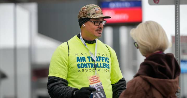 Atlanta air traffic controllers turning to DoorDash, Uber to make ends meet