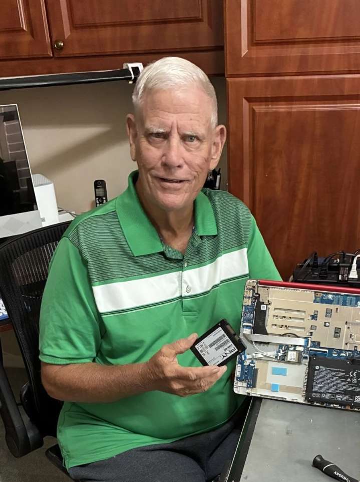 Need a laptop? This retiree refurbishes laptops, gives them away to those in need