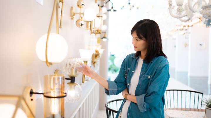 Are Battery Powered Wall Lights Really Worth Buying?