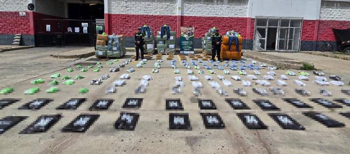 Aprehenden calzados, confecciones y artículos de marroquinería de contrabando