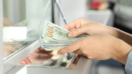 En la previa electoral, suben los depósitos en dólares y ya suman más de US$35.000 millones