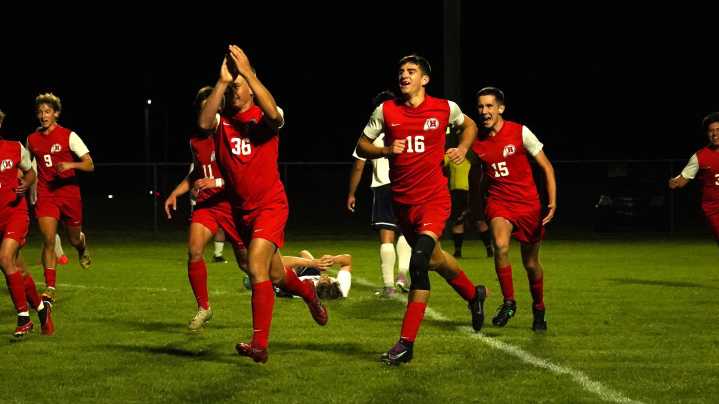 Huron boys follow path of girls team in soccer state