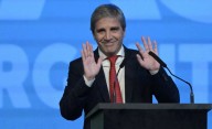 Caputo descartó devaluación y anticipó una reforma laboral