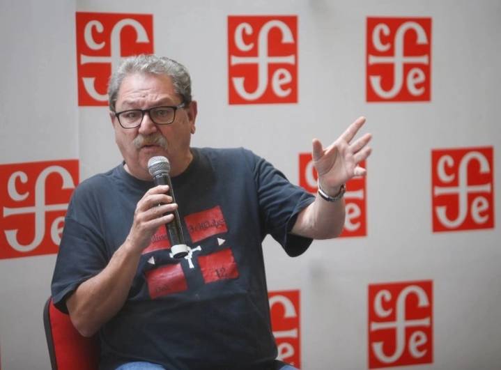 Alista FCE ambicioso plan para promover la lectura entre los jóvenes: Paco Ignacio Taibo II