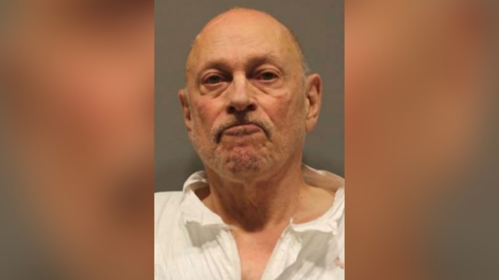 CT man with abuse record stabs girlfriend to death, calls 911