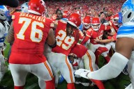 Mahomes conduce victoria de los Jefes sobre Detroit