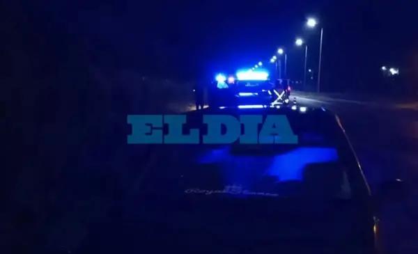 Tragedia en la zona oeste de La Plata: un motociclista murió tras chocar con un auto en Ruta 36