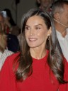 La Reina Letizia vuelve a ser la mujer de rojo con un look total red en el Día de la Salud Mental