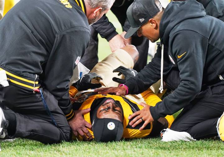 Steelers lose DeShon Elliott to knee injury after controversial big play