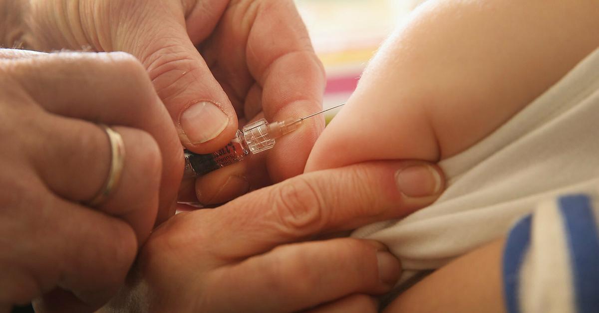 Un brote de sarampión en una familia antivacunas pone en alerta a un centenar de personas en el Garraf