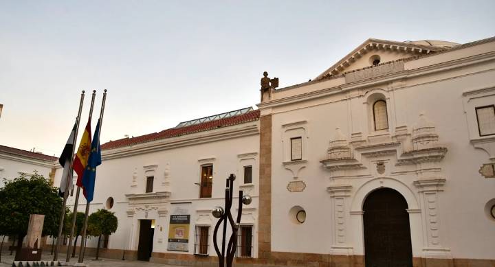 Extremadura decreta tres días de luto oficial por el fallecimiento de Guillermo Fernández Vara