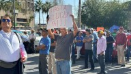 Obreros de AHMSA salen de nuevo a marchar; insostenible su situación económica