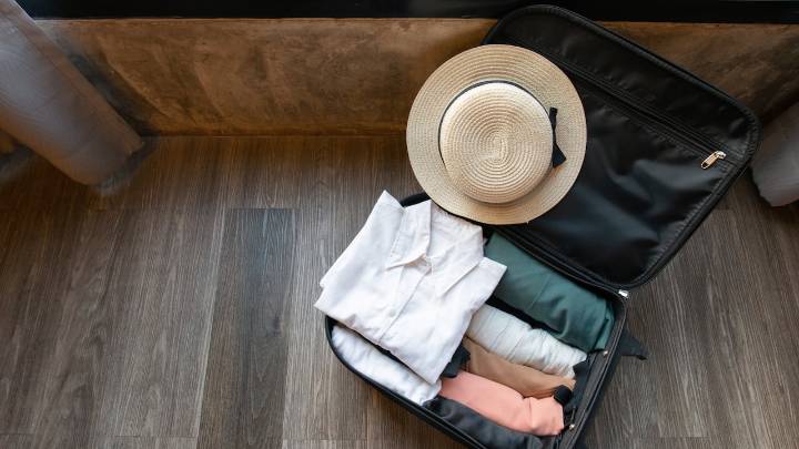 Si va a salir de viaje, esta podría ser la mejor forma de empacar su ropa y ahorrar espacio en el equipaje