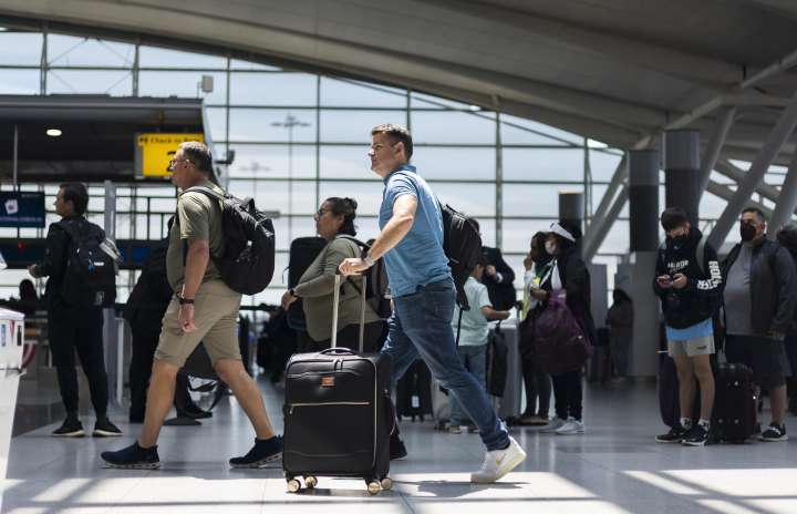Aeropuertos de Nueva York detienen operaciones temporalmente por cierre de Gobierno