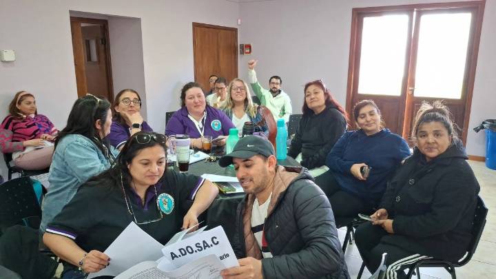 ADOSAC definió 72 horas de paro y se adhiere a la jornada nacional de lucha docente