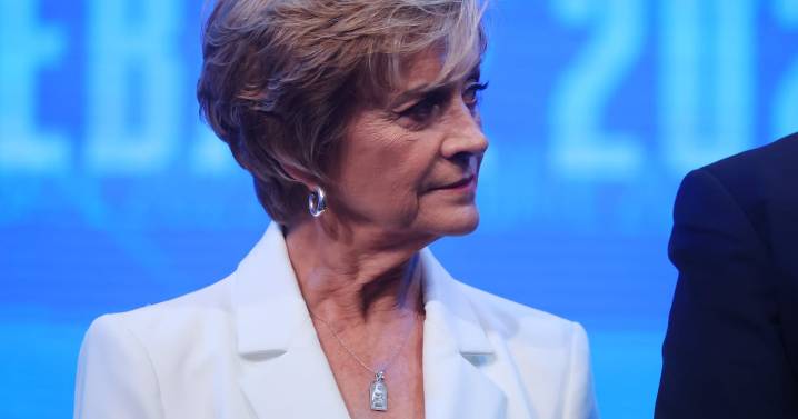 Matthei desliza posibilidad de cerrar el Instituto Nacional de la Juventud: “Uno se pregunta qué hacen”