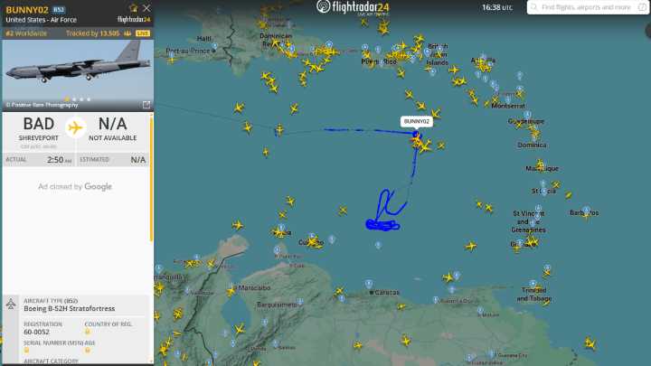 Bombarderos B-52 de Estados Unidos sobrevuelan el Caribe cerca de Venezuela en plena tensión con Caracas