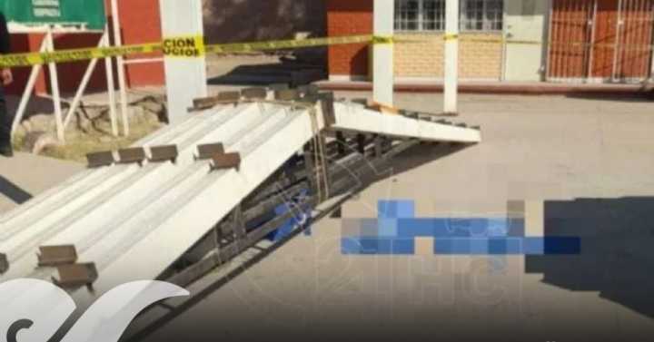 Muere menor tras caída de estructura en escuela de Coahuila