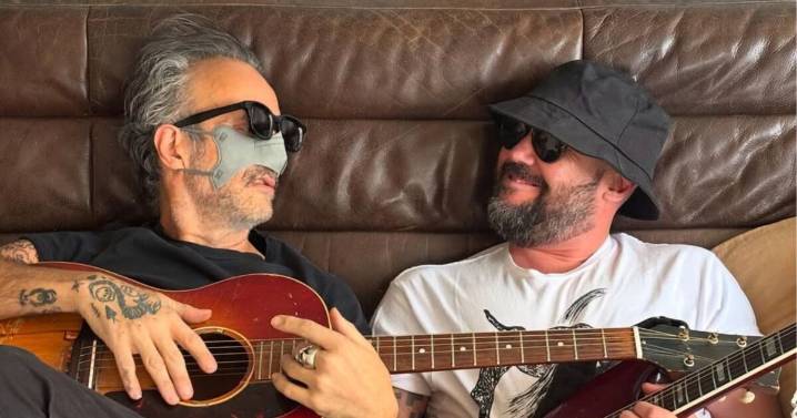 ‘Tito’ Fuentes de Molotov muestra secuelas tras 11 cirugías derivadas de sus adicciones