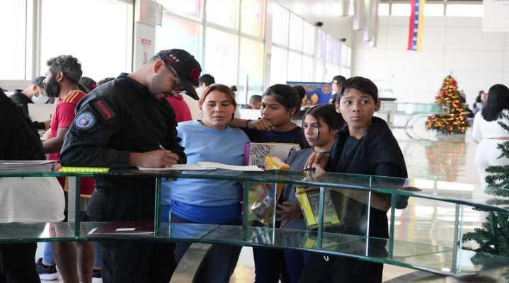 Venezuela garantiza retorno digno a 290 connacionales provenientes de EEUU