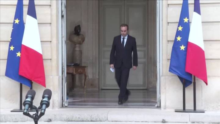 French government quits just hours after being appointed, stocks slide