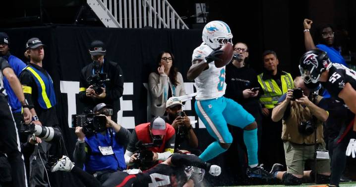 Dolphins hand out 34-10 beatdown of the Falcons