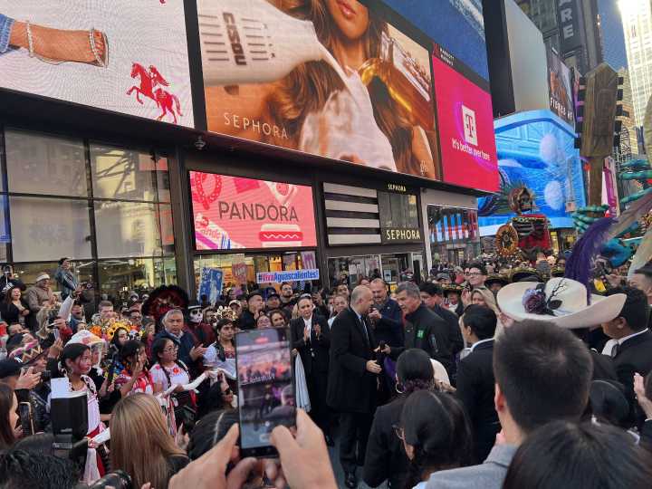 Dia de los muertos en Times Square 2025