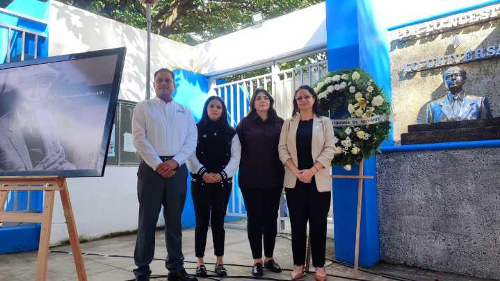 Homenaje Póstumo al Dr. Julián Gascón Mercado