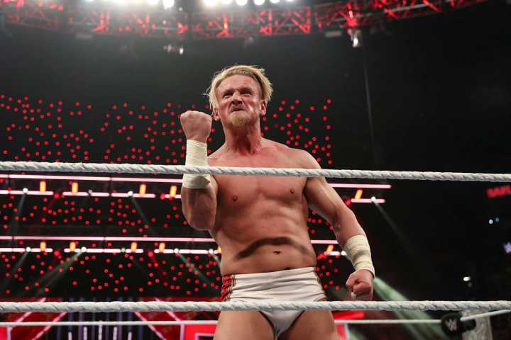 ‘WWE SmackDown’ Results (10/17/23): Ilja Dragunov Returns and Wins Championship