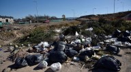 Denuncian a concejal por arrojar basura en el ingreso del vertedero de Cafayate