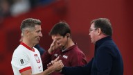 El seleccionador polaco asegura que le "cuesta creer" la lesión de Lewandowski: "Con una rotura fibrilar no puedes correr"
