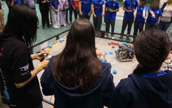 Realizan Cobach y Cecytech práctica de robótica