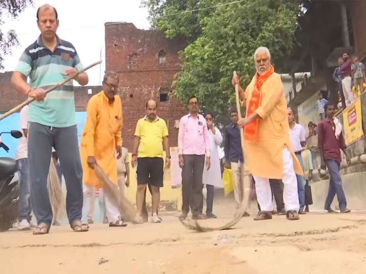 Chhath Puja 2025: Bihar Minister joins cleanliness drive in Gaya