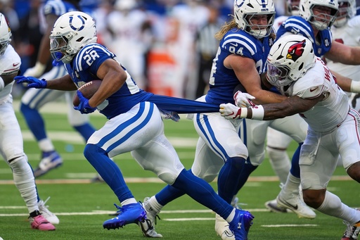 Daniel Jones lanza dos touchdowns mientras los Colts remontan y vencen 31