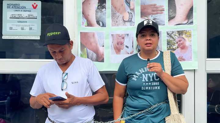 En Puerto Berrío (Antioquia) los usuarios de la Nueva EPS se tienen que encadenar para que les entreguen los medicamentos